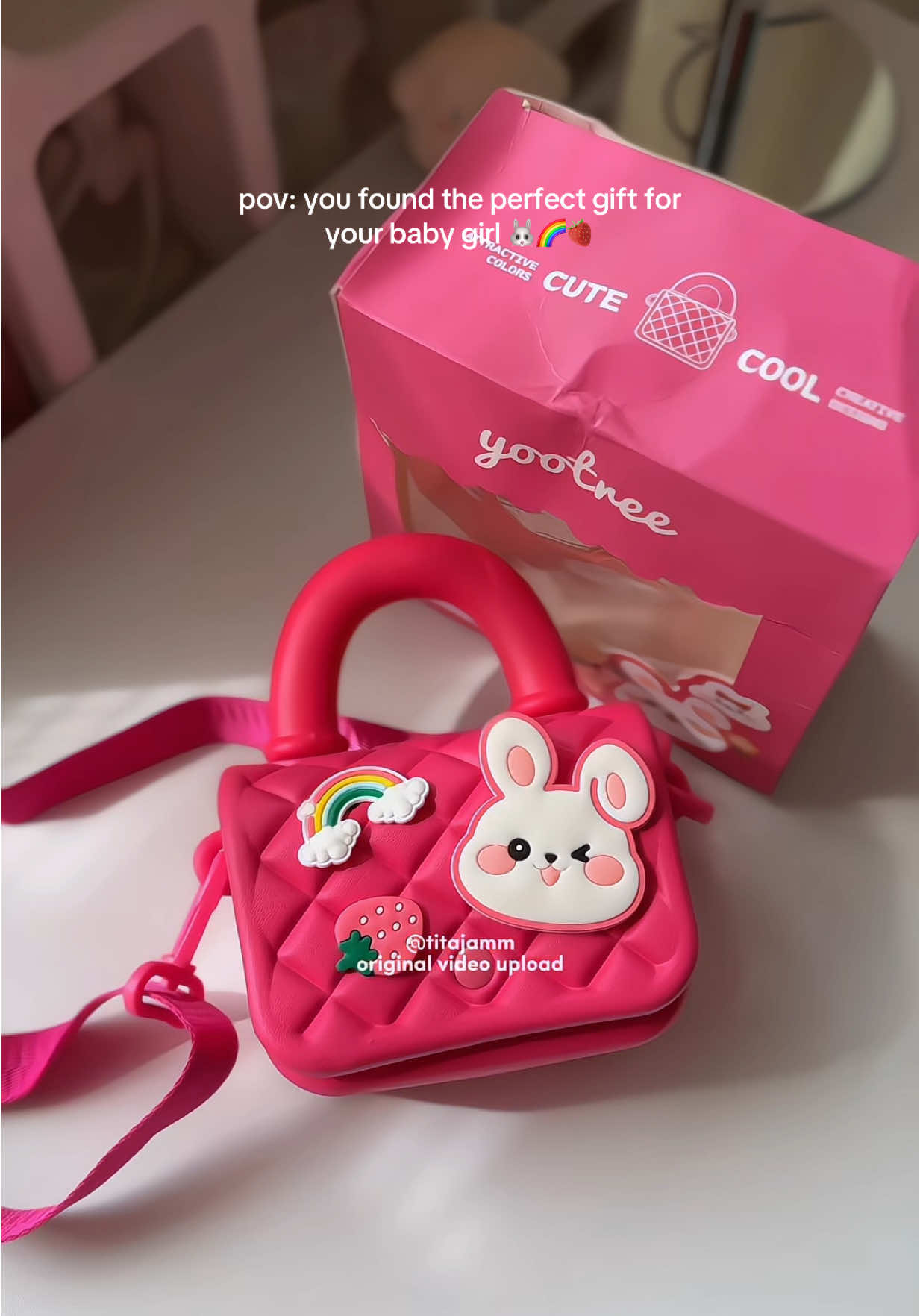 Christmas gift idea for baby girls. Sobrang cute ng pink bag na to. Bagay kay baby girl 🥰🎀❤️ #babybag #giftideas #christmasgiftideas #bagforkids #kidsoftiktok 