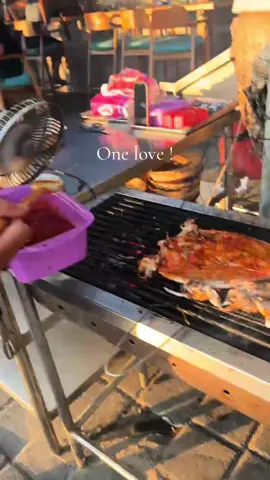 bean bags only cost a smile !#fyppppppppppppppppppppppp #fyp #bali #fyppppppppppppppppppppppp #bobmarley 