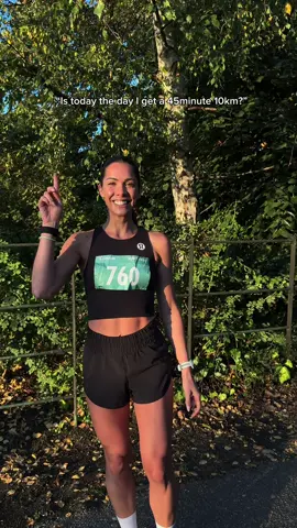 looks like it was the longest race ever with the change in light but I promise it was fast 💨 details on Strava as always 💖 shout out to @Runna for such a fun race! #firsttofast #runna #10km 