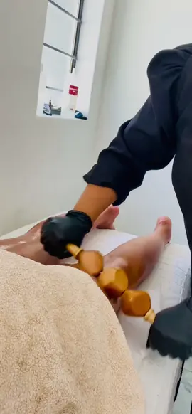 Remove Cellulite with our Wood Therapy  📱Bookings: 0671106915 #reducecellulite #johannesburg #allensnek #slimmingjohannesburg 