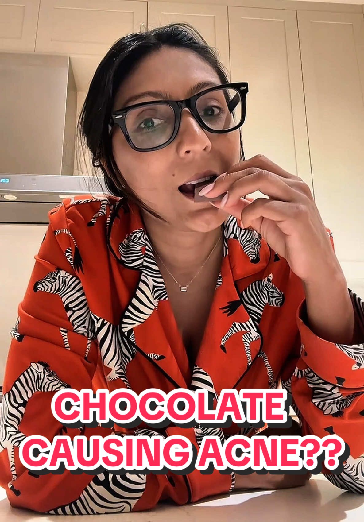 Ever heard that eating chocolate will definitely give you pimples? Here’s the truth: It’s not the cocoa that’s the culprit! Research shows that high-sugar and dairy-loaded chocolates may spike insulin levels and increase inflammation—two things your skin doesn’t love. 🫠 But a little bit of dark chocolate (70%+)? Packed with antioxidants that may actually be good for your skin!  So next time you’re craving chocolate, go dark, go low sugar… and enjoy it guilt-free. #acnemyths #skincarefacts #dermatologist #healthyskinjourney #clearskintips #skincareeducation #drforumpatel 