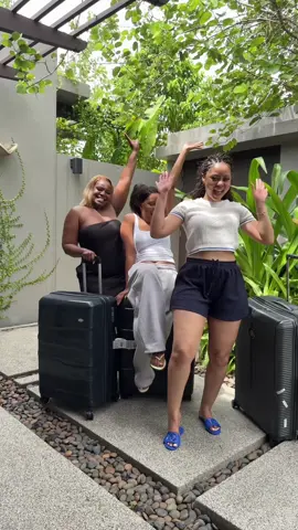 The girls trip made it out of the group chat!!!!!!! 👙 🌴 🍸 @Amanda Jingela @Tay Dlamini #fyp 
