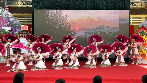 Năm ấy từ miền xuôi xa xôi cô giáo miền xuôi lên với bản làng #cohuyennguvan #thcsdoanketlaichau 