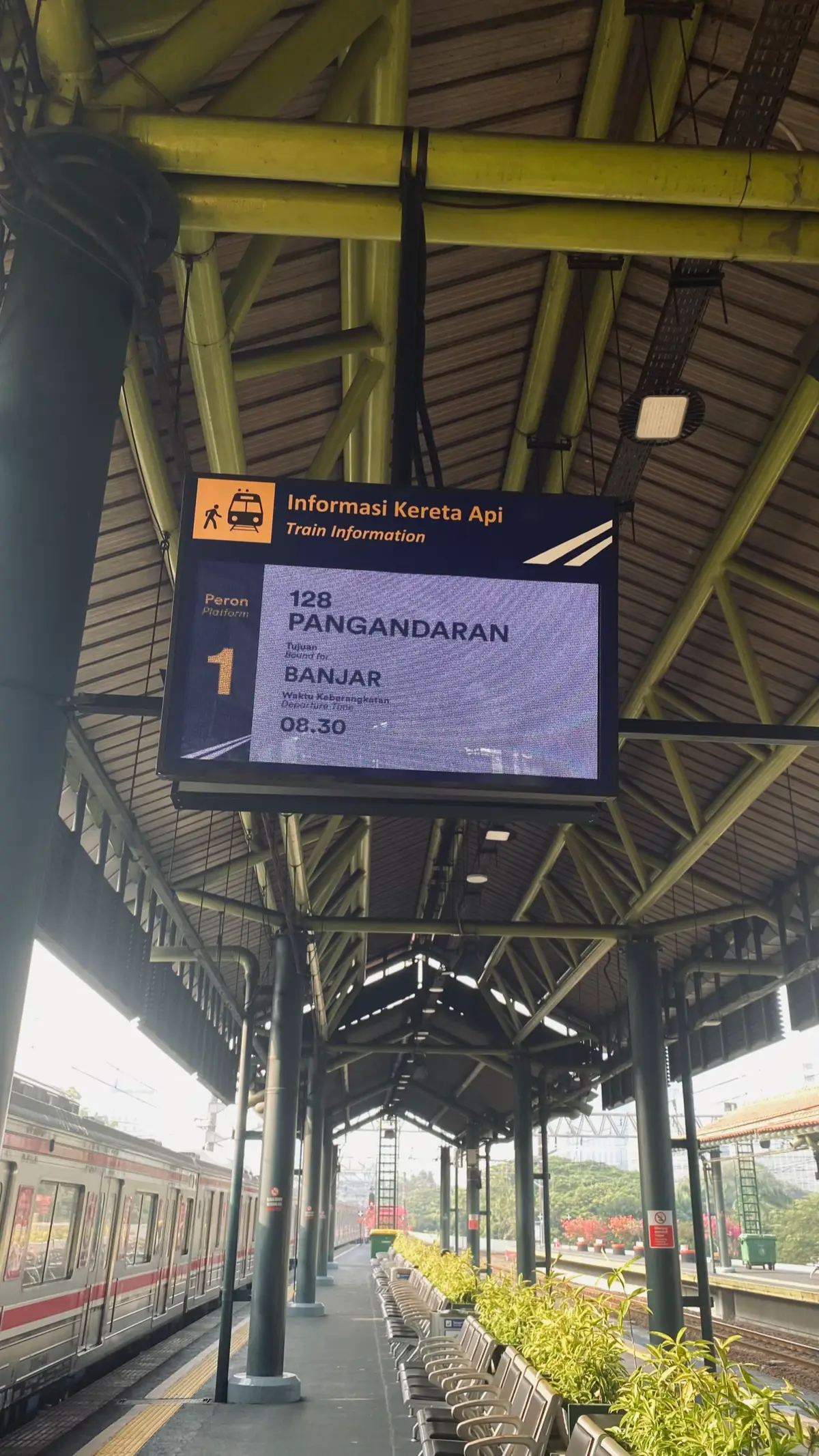happy looooong weekend🤩🤙🏻 #railfansoftiktok #kai121 #ayonaikkereta #fyp #xyzbca 