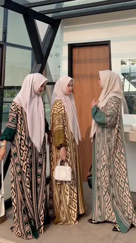 Membalas @sayeed store Under 70rban udah dapettt Abaya Kaftan Secakepp Semewahhh ini woyyy 🤫🔥 Buruan cek keranjang kuningggg 🔥🔥🫵🏻#kaftanviral #kaftan #dasterviral 