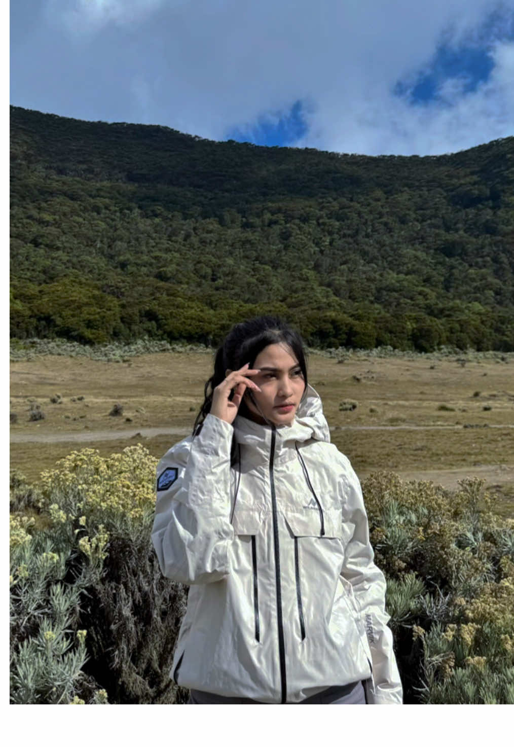 Jacket series marvik by @wildshell.official Series yang di reborn dengan style gorcpore udah windproof dan juga waterproof. Gapernah gagal produknyaa😍 #pendaki #beranda #fyp #xyzbca #pendakigunung 