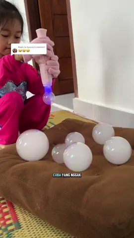 Replying to @Ayuuuu udah punya blm nih kak mainan gelembung asapnya ? Seru banget loh ini bisa kasih pengalaman baru buat sikecil  #gelembungasap #mainangelembungasap #gelembungasapviral #mainanviral #mainananak 