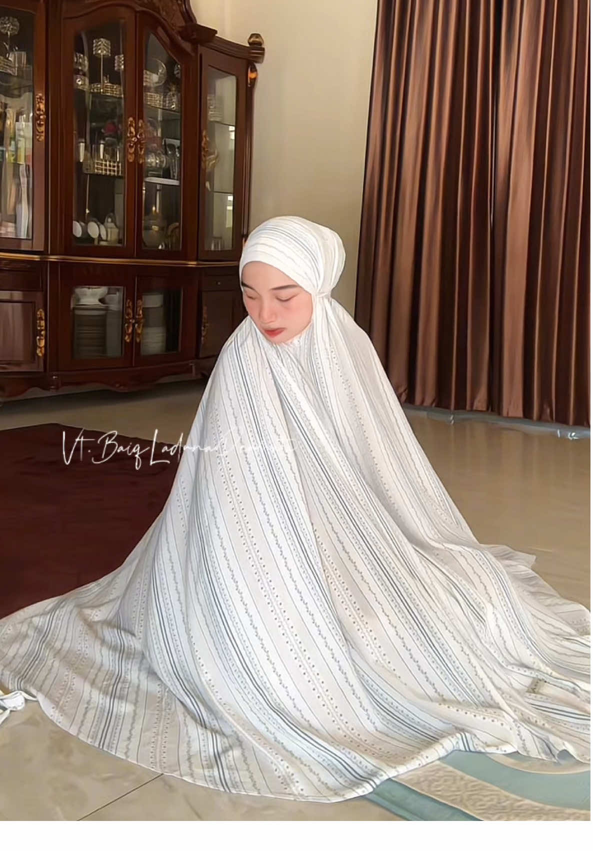 Termurah UDAH DAPET MUKENAH SECAKEPPPP INI ‼️‼️‼️‼️‼️ Mumpung Harga masi murah , cusss langsung Co guys.. kalian mau pakai 24 jam juga tetep nyamannnn.. Bahannya Adem polll… Sizenya juga lebar jumbo bgtttt 😍😍😍 #mukenah #mukenamurah #mukenahrayon 