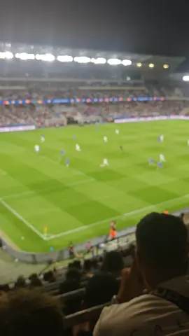 Wirtz chance missed. Great save by Dubravka 