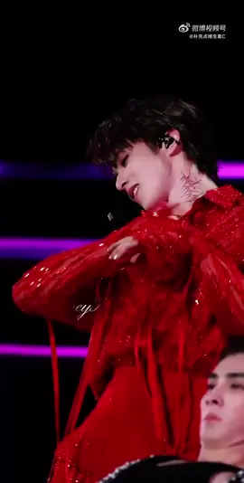 Diệu Văn mặc đồ đỏ là thần😍😍😍#lưudiệuvăn #liuyaowen #刘耀文 #liuyaowen_刘耀文 #tnt时代少年团 
