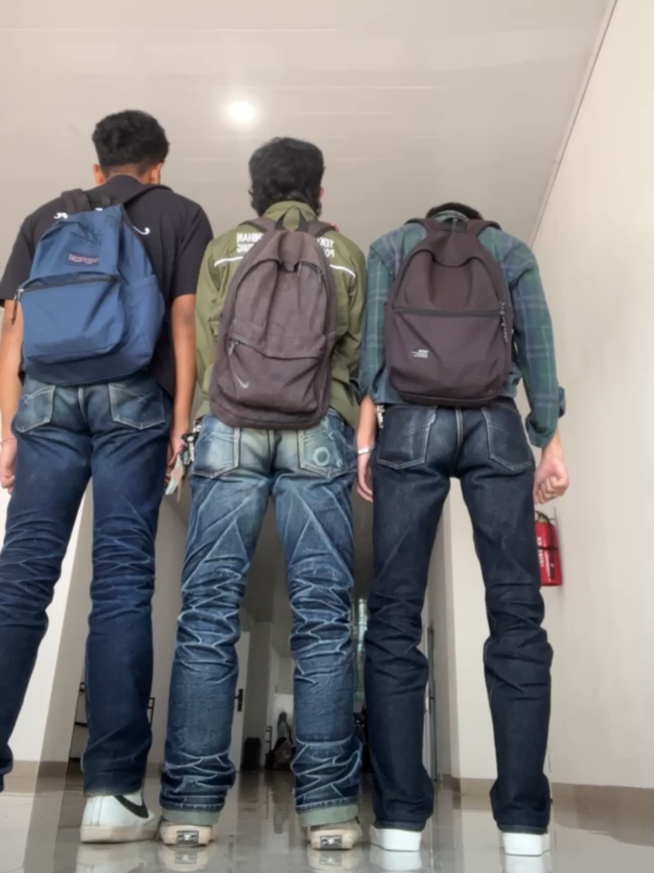 perpaduan yg mantap SNEAKERS X DENIM TEMPUR🔥🔥🔥 #denim #denimyourway #outfit #denimhead #fyp 