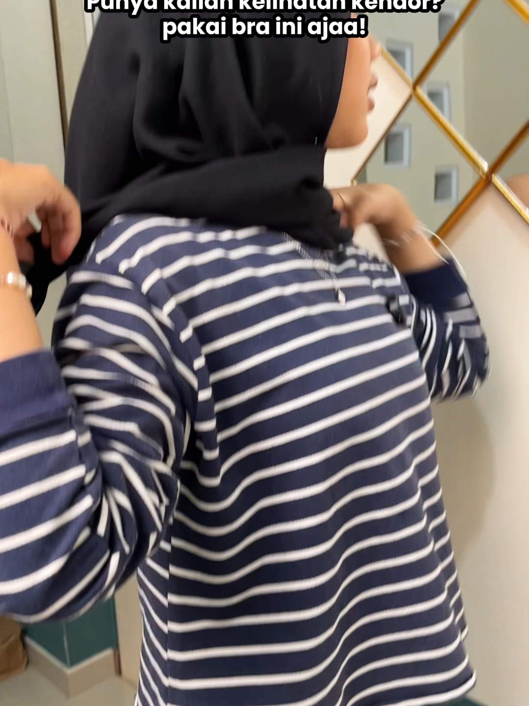 Tetek udah kayak jelly goyang tiap jalan? 🤣 Sakit hati liat di kaca? Wkwk! Coba bra tanpa kawat ini, auto kenceng, nyaman, nggak nyiksa ✨   #AntiKendor #pushupbra #seamlessbra