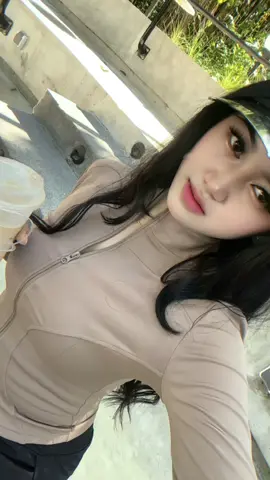 #jaketolahraga #atasanwanita #outfitrunning #jaketsport 