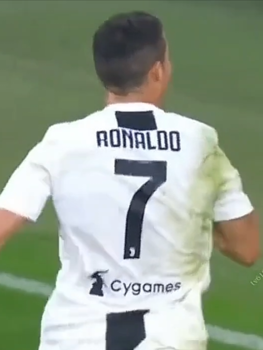 sức ảnh hưởng khủng khiếp của anh tại Việt Nam🔥#cristianoronaldo #fyp #foryou #siuuuu #footballtiktok 