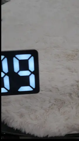 ⏰️ Sleek. Stylish. Always on time. This black alarm clock is your perfect wake-up buddy! 🖤✨ #AlarmClock #MinimalistStyle #HomeEssentials #TikTokFinds #WakeUpInStyle 