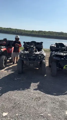 Noi am agiuuuuuns la herestruuu🤣🤣 #fyp #foryou #canam #cfmoto #enduroghindărești🏞️ @Cuprian Flavian @Savyo TheOne @Melicov Antonio @Zoica Grigore @AGV 