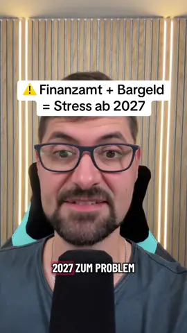 💶 Bargeld kann schnell zum Problem werden… 📑 Denn ohne klaren Nachweis zur Herkunft steht sofort das Finanzamt im Raum. 👉 Warum das ab 2027 noch brisanter wird, erfährst du im Video. #bargeld #finanzamt #bar #geld #münzen 