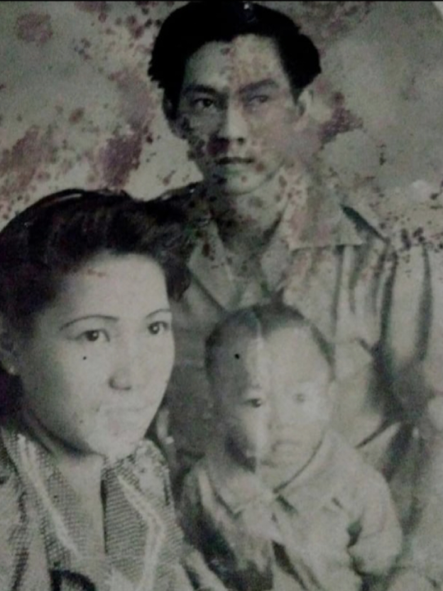 Restorasi Poto Jadul Boleh ✨ Jadikan setiap momen lebih indah dengan sentuhan AI ✨ Dari foto biasa menjadi luar biasa! Mau acara ulang tahun, prewedding, family, hingga produk — semua bisa diedit cantik sesuai keinginan 💖 📸 Percayakan pada jasa edit AI kami, hasil rapi, cepat, dan memukau. 💌 DM sekarang untuk custom edit spesialmu!