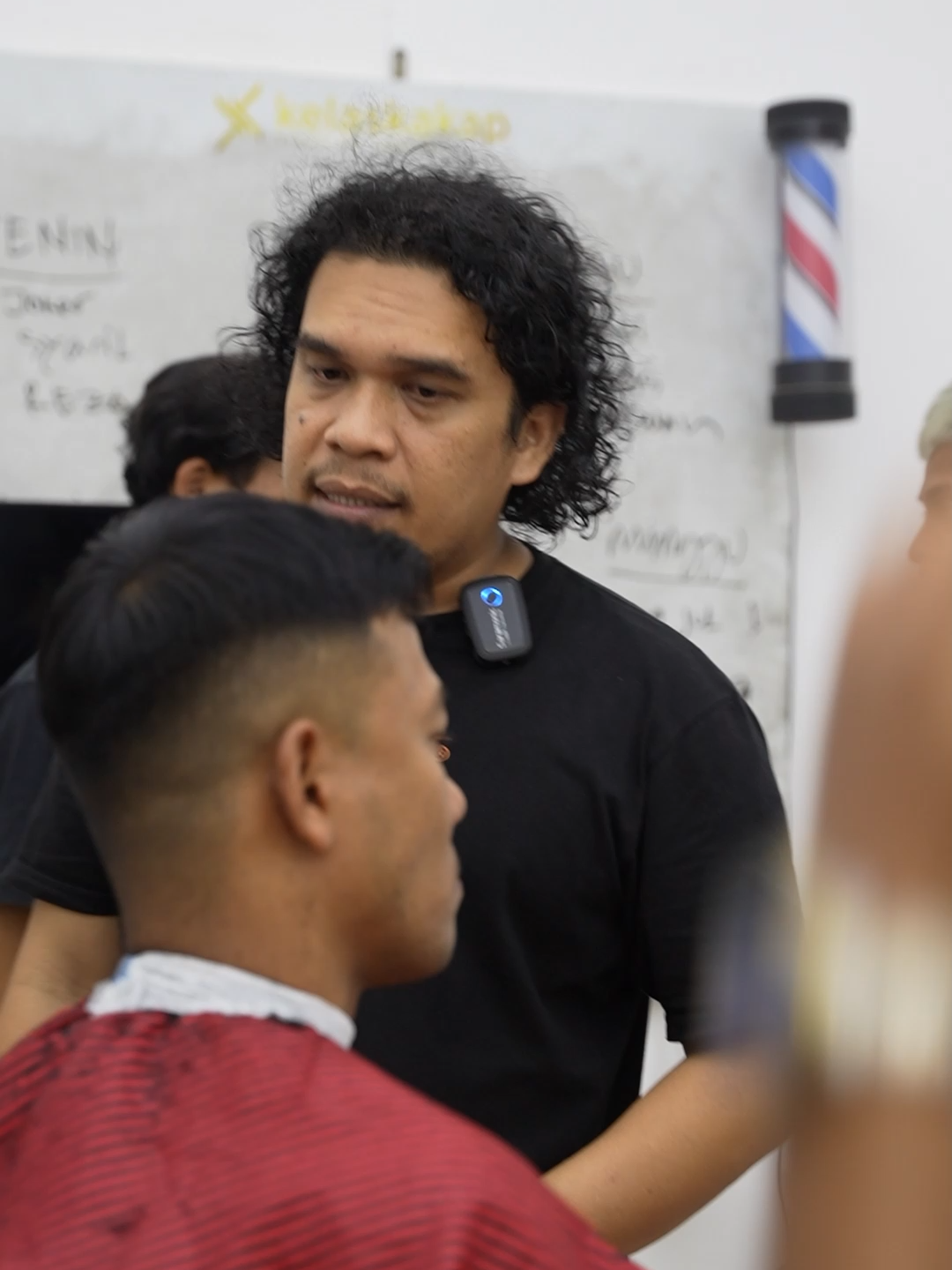 motode simple haircut untuk pemula #kelaskakaptrainingcenter #tukangcukurkelaskakap #arulkakap #kursuspotongrambut