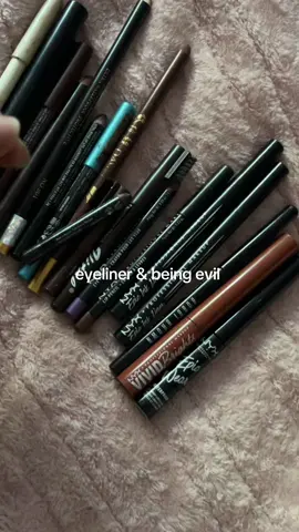 every morning i pick the same blk glitter nyx eyeliner #Eyeliner #girlythings #evil 