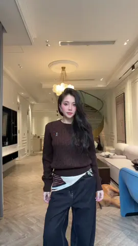 Thời tiết đã se lạnh vậy cho tui hỏi máy bà đã có áo đẹp hay chưa #whoau #review #outfit #xhtiktok #CapCut 