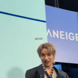 THAT EYEBROW RAISE ??? PLSS IM GOING INSANE [ #hongshihoshi ] #4u #fyp #viral #twink 