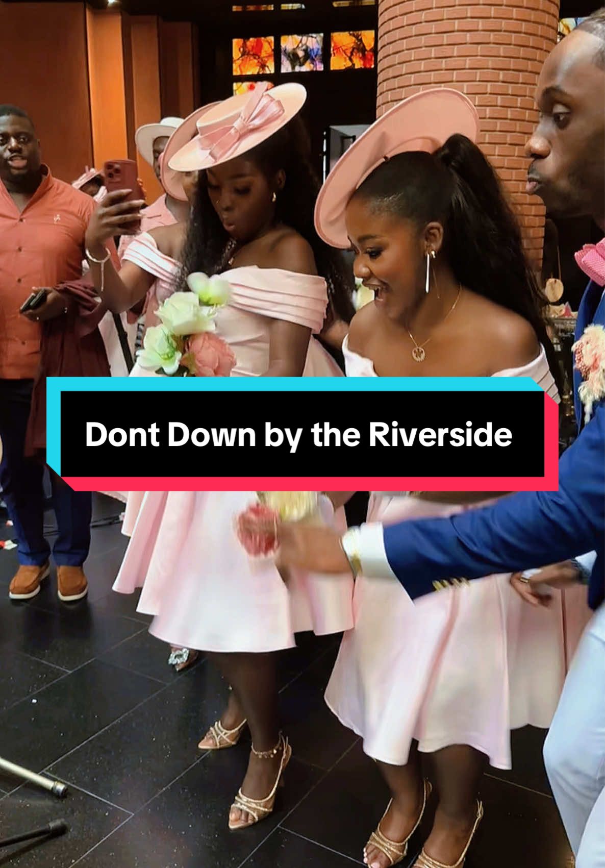 Down by the Riverside 🥰 « déposer mon fardeau, Au bord de la rivière. » #joiedevivre❤️💖❤️  #gospel #weddings 
