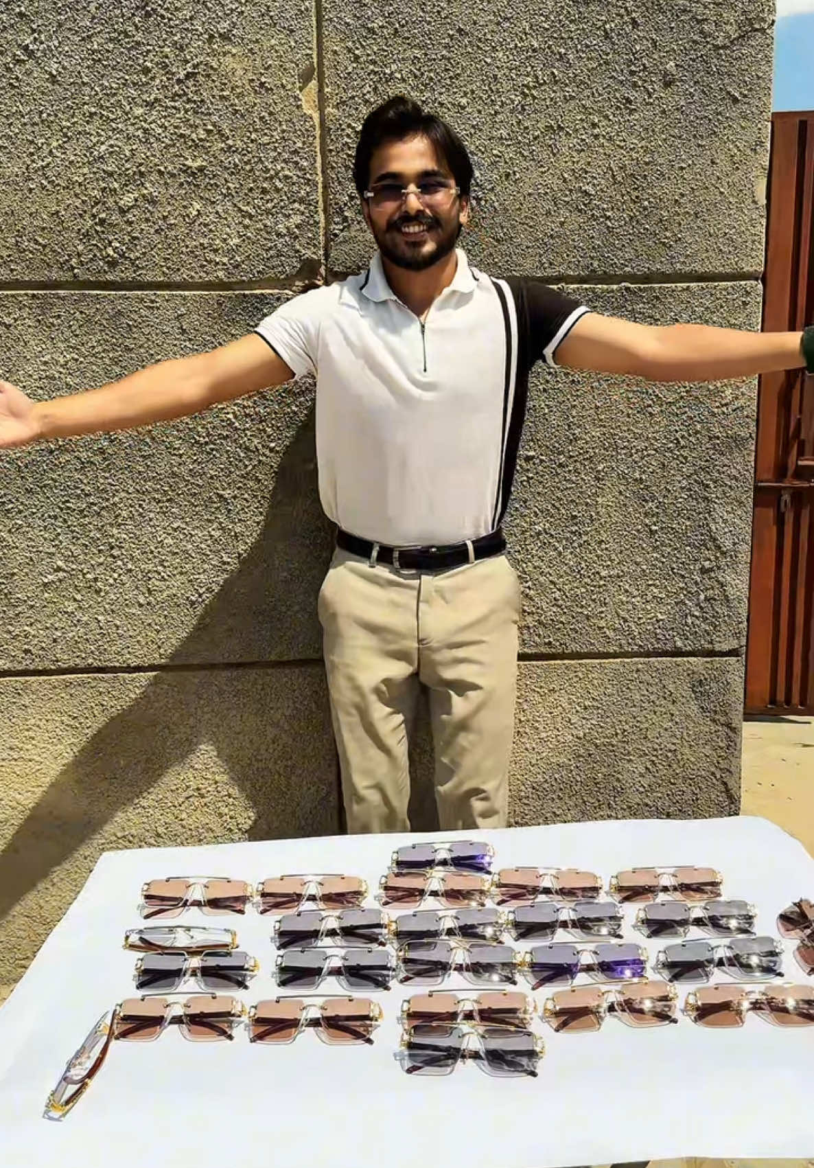 Solar Glasses 🔥Website: www.mrstore.com.pk Whatsapp: +92 328 7086909 & +92 328 7732409 Insta: Mr.insights.pk. Contact us for orders ♥️🔥. 