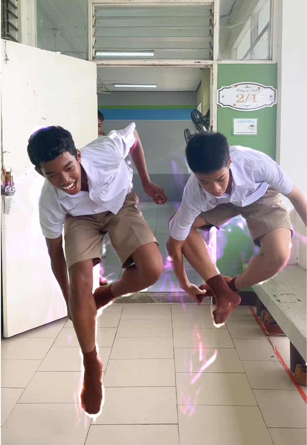 แคปชั่นไม่รู้ส่งงานครูด้วย.🤣 #เต้นขาเดียว #fyp #เต้นตามกระแส #ฟีดดดシ #นักเรียน 
