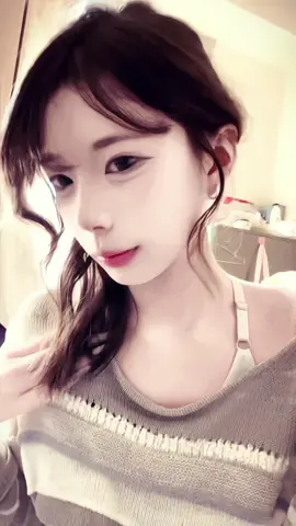 漂亮的女孩會互相欣賞 只有低級的豬精才會在背後模仿