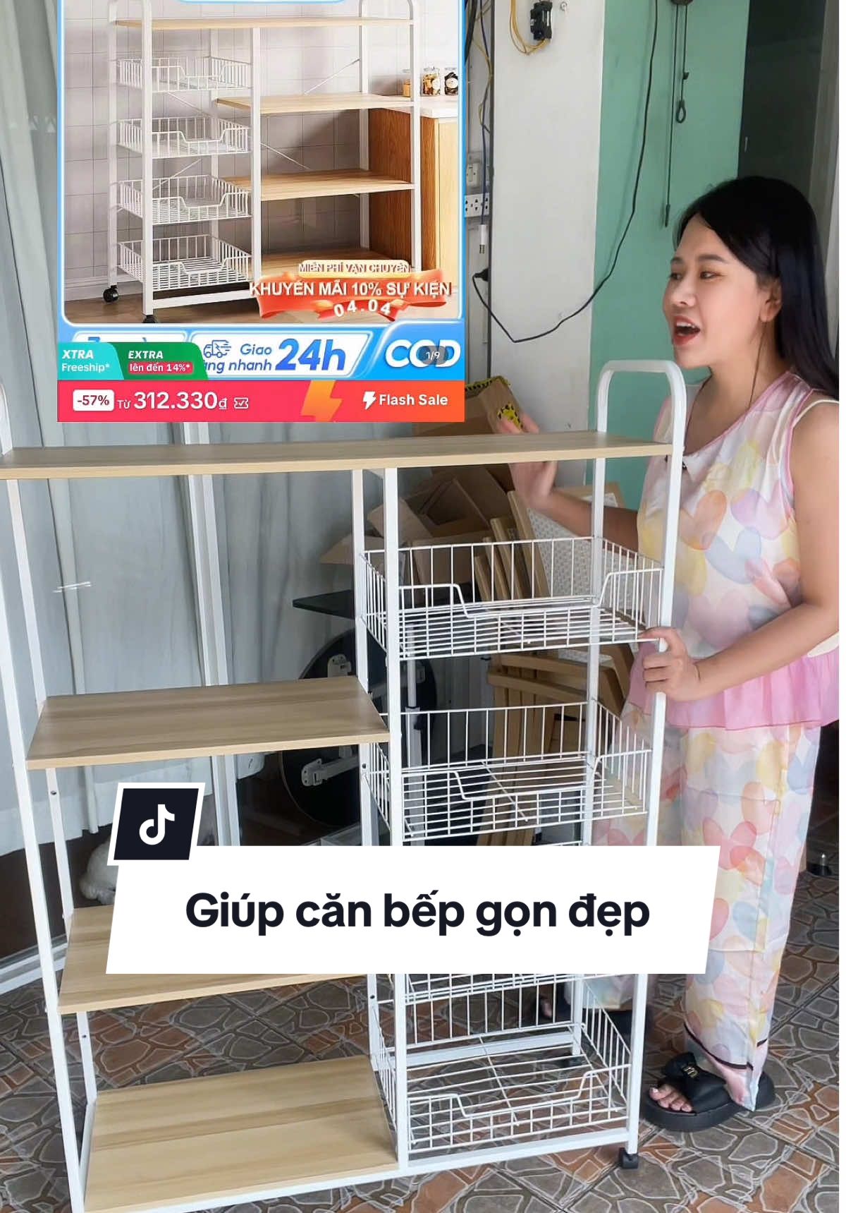 Kệ nhà bếp để lò vi sóng gọn đẹp lắm nè mấy chị #kenhabep #kedelovisong #kenhabepdanang #kenhabepcobanhxe #kenhabepthongminh 