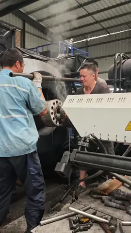 #injectionmachine After 5 hours of work, all the screws were finally removed. #injectionmoldingmachine  #secondhandmünchen #usedplasticmachine #machinelearning #haitianinjectionmoldingmachine #plasticmachines #machine #Secondhandinjectionmoldingmachine #machinery #injectionmouldingmachine #MacchinaDiIniezione #длялитьяпластмасс #машынадляліццяпадціскам #haitianenjeksiyonmakinesi #Maszynadowtryskiwaniatermoplastów #inyecciondepoliuretanomoldeado #maquinainyeccionusadachina #usedinjectionmoldingmachine #machinemaintenance #MachineMaintenance #machinemaintainence