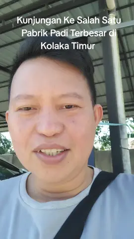 mendampingi pengurus bumdesma dalam melakukan kunjungan di salah satu pabrik terbesar di Kabupaten Kolaka Timur sebagai referensi untuk pembangunan pabrik penggilingan padi di bumdesma kecamatan lambandia