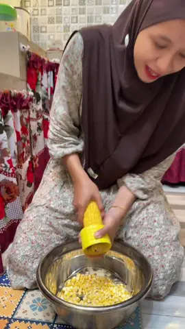 Membalas @Nayy alhamdulillah ketemu Pemipil jagung gampang banget murah #pemipiljagung #perontokjagung 