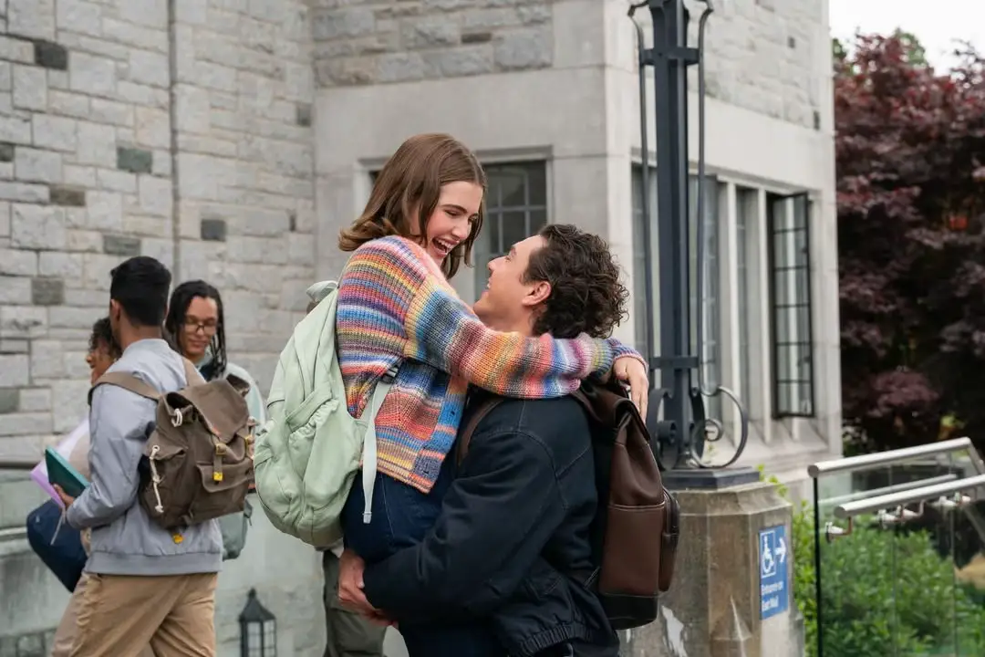 hockey rinks are cold, but #offcampus is going to be hot 🔥 here's your first look at the adaptation of #ellekennedy's bestselling hockey romance book series, coming to #primevideo 🏒 #ellabright #belmontcameli