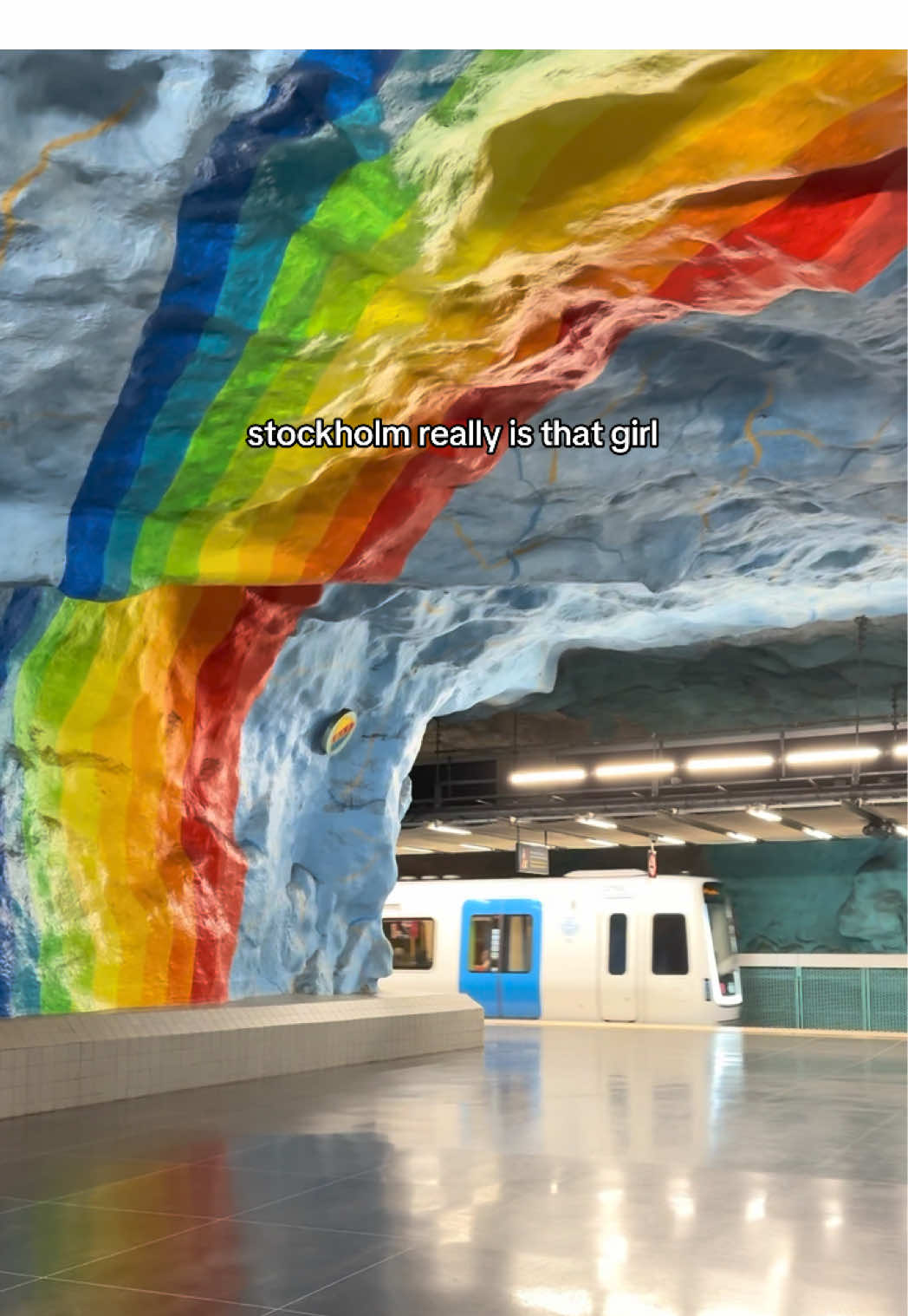 Save this for the perfect mix of iconic + local Stockholm 🇸🇪 🧣Södermalm; perfect for strolling around, vintage shopping and sitting at cafés 👑 The Royal Palace; one of Europe’s largest still in use 🏰 Gamla Stan; one of Europe’s best-preserved medieval city centers 🌈 Stockholm metro; the worlds longest art gallery 🛥️ The archipelago; hop on a ferry and explore the archipelago of Sthlm 🌭 Hot dogs are awesome in Stockholm. Get them with the roasted onions. 🌲 I’ve also featured Tyrestaby in this video. You can forage there which is quite lovely if you know how to! Why trust me? I was born and raised there! I didn’t move to the US until I was 25 ◡̈  #stockholm #thingstodo #sweden #thingstodoinstockholm #visitstockholm 