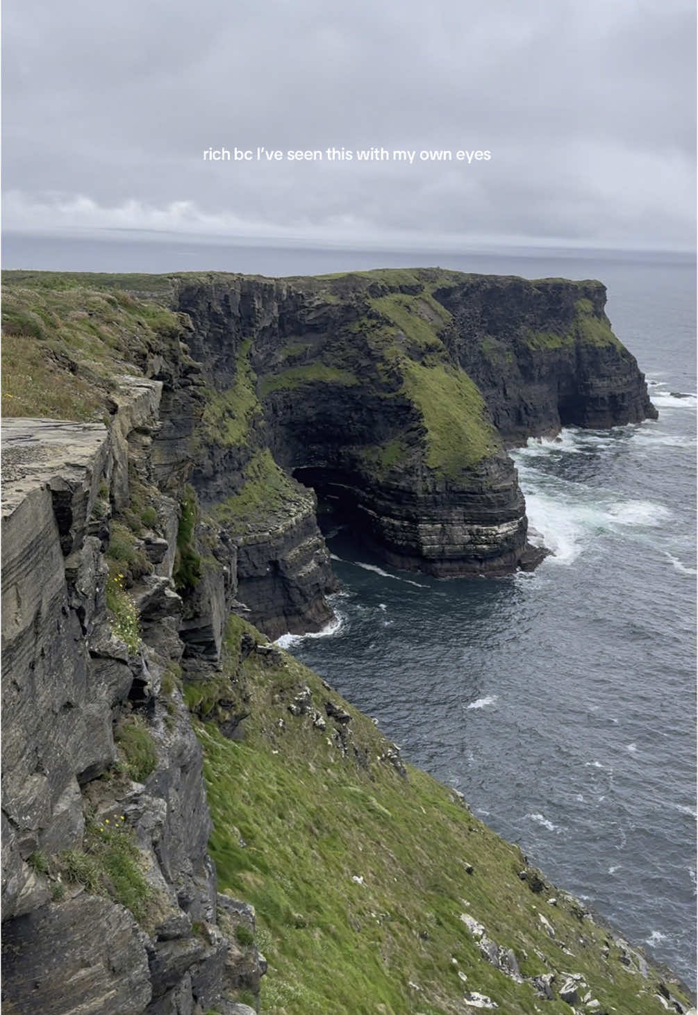 10/10 spot to sit too #cliffsofmoher #bucketlist #ireland #irelandtravel 