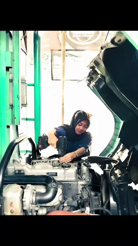 new female mechanic  #fypシ #kecgrabag #magelang24jam #mekanikmuda #rendyhermawan 