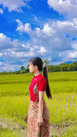 #မဆိုင်တွေလာလာပြော #အချိန်တွေကုန်တယ်နော်❤️ #ချစ်စရာလေးမလား🙈 #ချစ်တဲ့စိတ်လေးနဲ့ကြည့်ပေးပါနော်😘😘😘😘 #ချစ်ပေးကြပါဦးရှင့် 