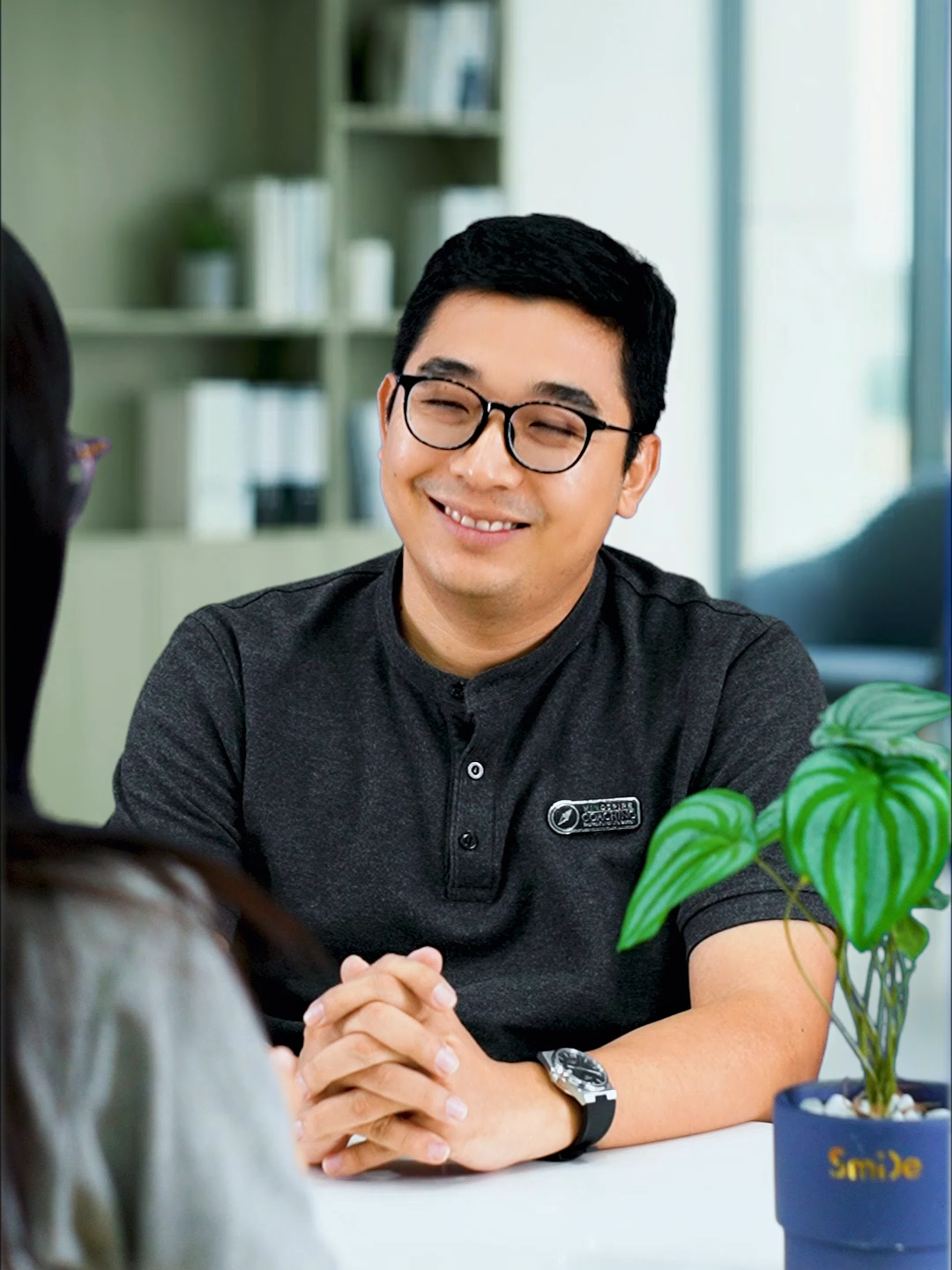 💎ချစ်သူက ကိုယ်မကြိုက်ပါဘူးပြောထားတဲ့အရာကိုပဲ လုပ်နေရင် ဘယ်လိုနားလည်အောင်ပြောပြလို့ရမလဲဆိုတာ အတူတူလေ့လာကြည့်ရအောင်  💭ကိုယ်တိုင်ကရော ကိုယ့်ချစ်သူမကြိုက်တာကို မသိဘဲ လုပ်မိနေတဲ့ အပြုအမူတွေရော ရှိခဲ့ဖူးလား?  Coaching အတန်းနဲ့ပတ်သက်ပြီး အသေးစိတ်သိလိုပါကလည်း Comment မှာ 