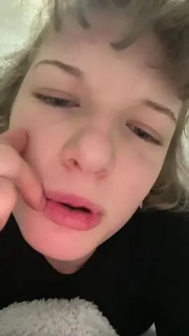 Girl help #america #australia #pronounciation #comedy 