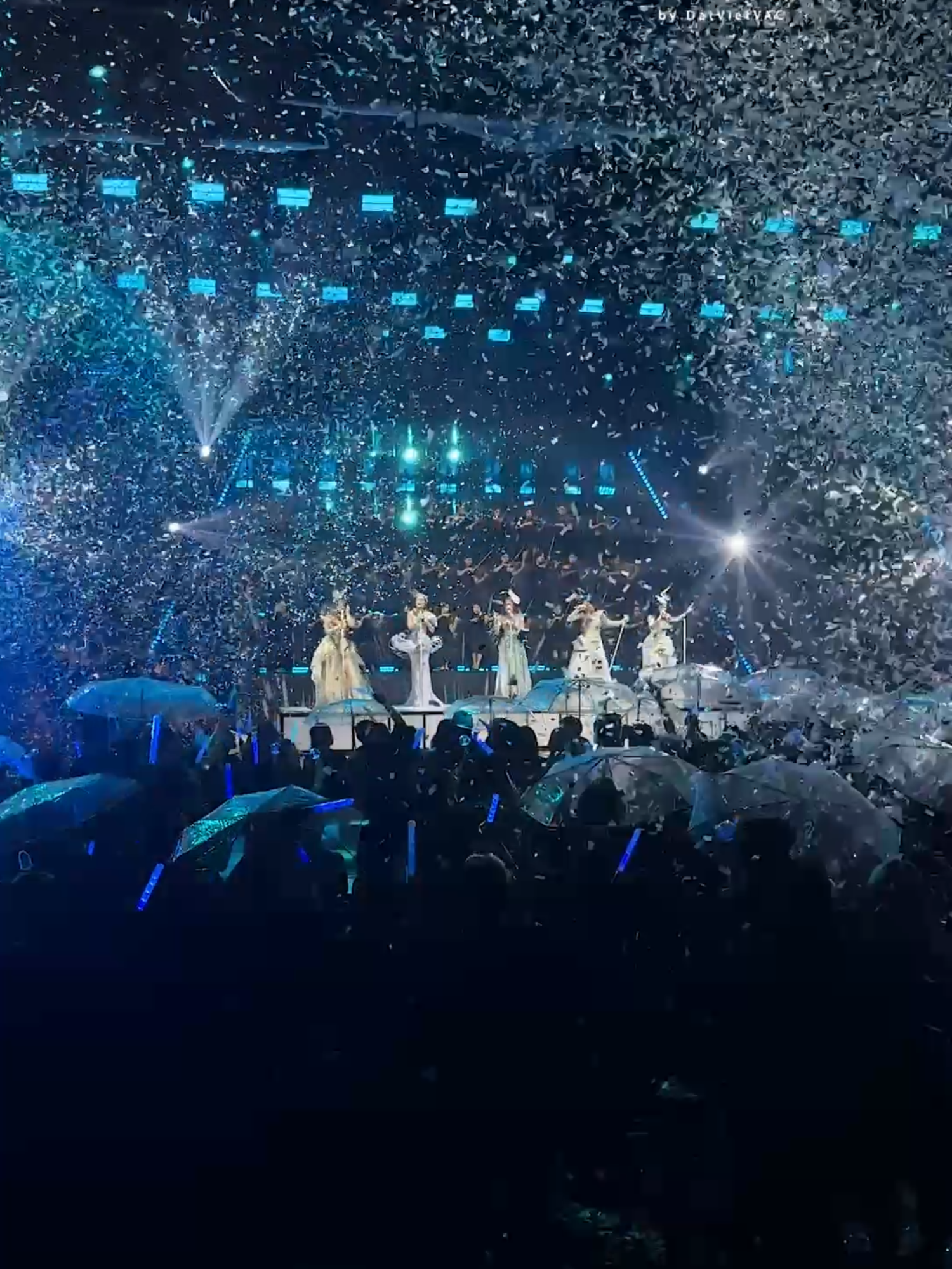 Sân khấu hoành tráng lê và bùng nổ với 5 giọng ca đẩy cao trào cảm xúc #EmXinhSayHi #EmXinh #EXSH #PHUONGLY #52HZ #VUTHAOMY #CHAUBUI #ORANGESINGER #VieChannel #VieON #DatVietVAC #TikTokGiaiTri