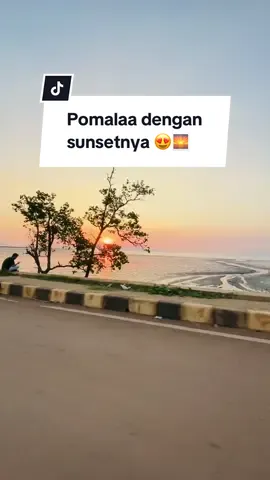 Pomalaaa dengan sunsetnya 😍🌅 #pomalaasulawesitenggara #sunset #baypasspomalaa #fyp #fypage 