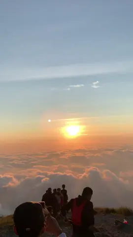 Penanggungan secandu itu⛰️#fyp #penanggungan1653mdpl #sunriseview #fypage 