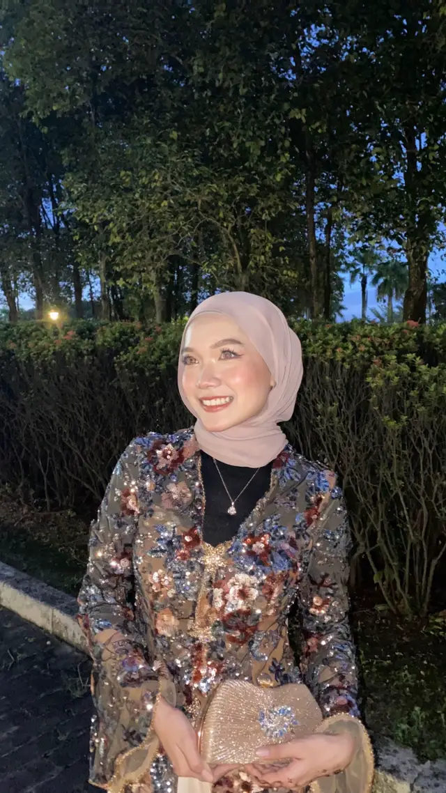back with another kebaya (wedding thingy)