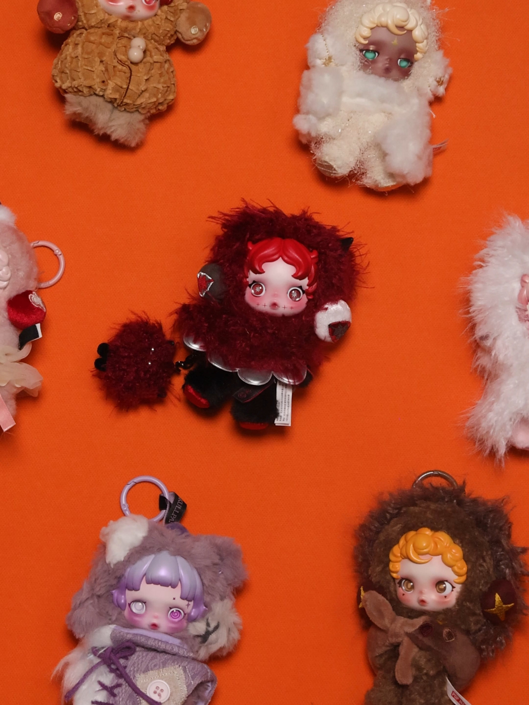 Fear originates from imagination A group of furry and dirty little monsters are hiding in the dark shadows When night falls, heads poke out from the shadows #SKULLPANDA #POPMART #YouFoundMe