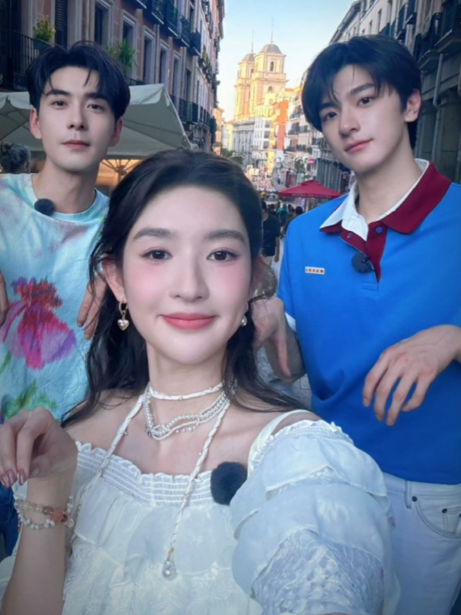 Yuwen sama Jinjing nerbener dah 😭🤣🫵 #wangyuwen #jinjing #ouyangdidi #linyi #wowtheworld (hastagnya cuma bisa 5 🥲)