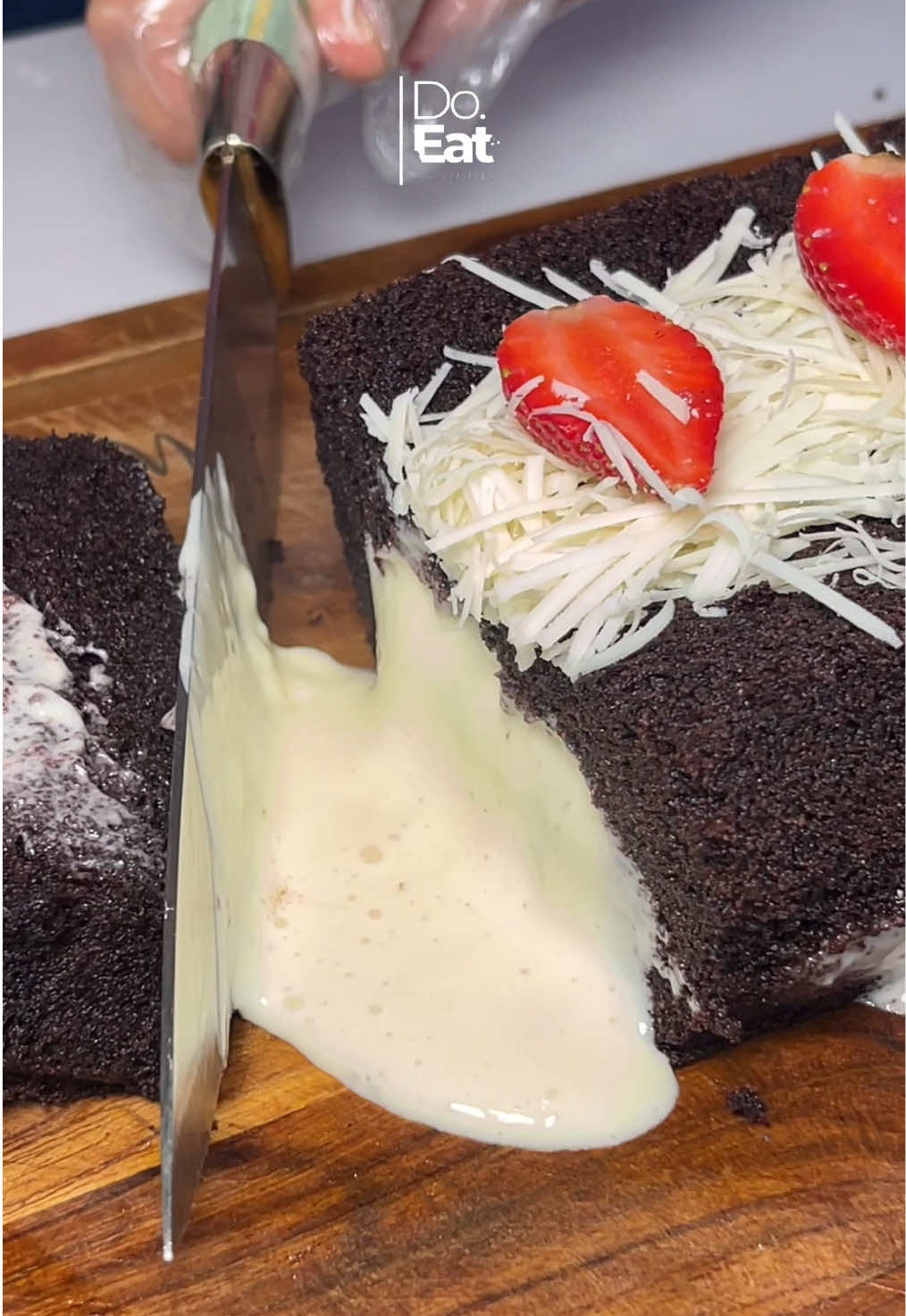 Ada yang baru lagi nih Bolu ketan hitam cheese lava ala tasyi ada di Bandung yeayyy! 😋  Beli nya disini yaa @cocochoc.coklat  #bolu #bolukukus #boluketan #boluketanhitam #kulinertiktok 