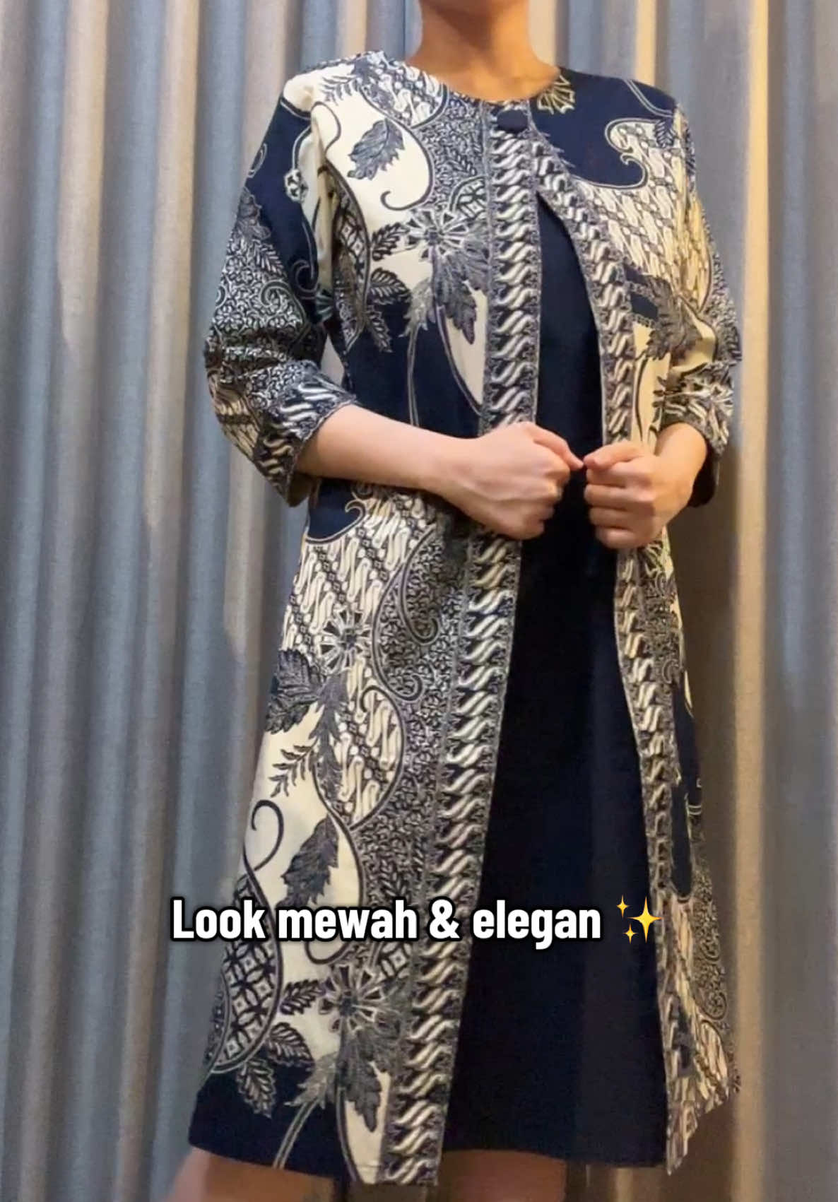 Dress batik mewah, ada ukuran super jumbo! 🥰 Bisa dipakai buat ke kantor, acara formal atau kondangan ✨ #dressbatik #batik #batikjumbo #batikbigsize #batikwanita 