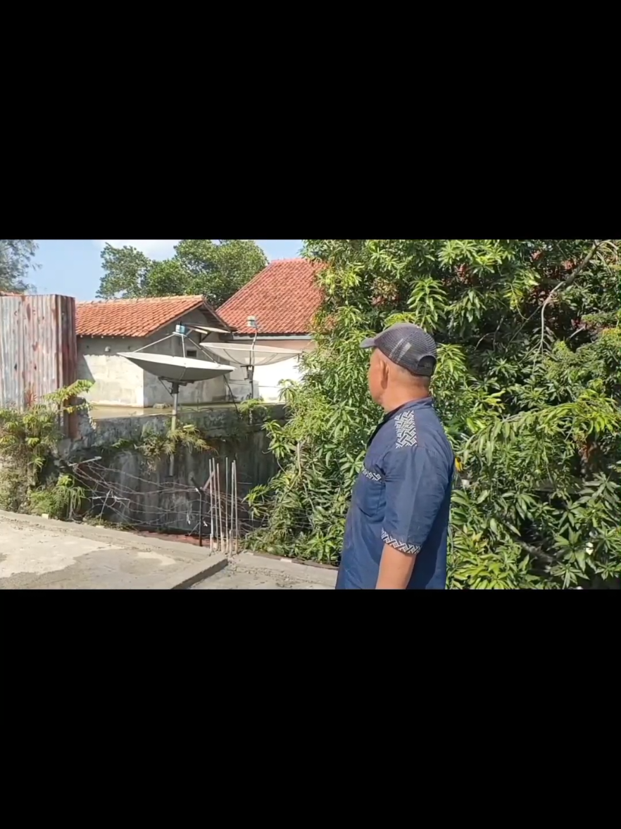 Penelusuran rumah lokasi tragedi tewasnya lima anggota keluarga terkubur di Kelurahan Paoman, Indramayu #indramayu  #indrmayuvirall  #videoviral 